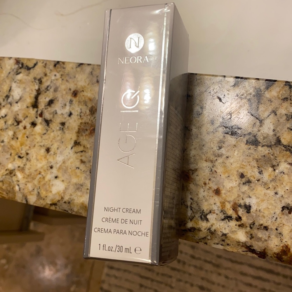 Neora Age IQ night cream